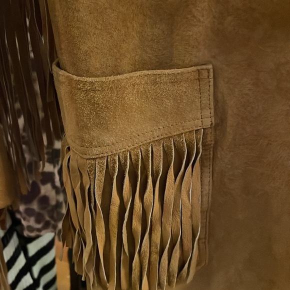 Free people vibe Vintage suede fringe! This Jacket is in Excellent condition. - Picture 13 of 14
